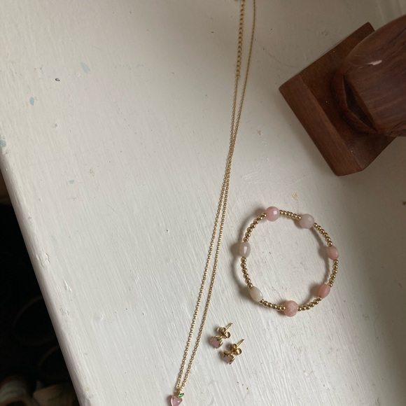 Local Eclectic Dainty Peach Necklace and Matching Studs - Picture 2 of 4